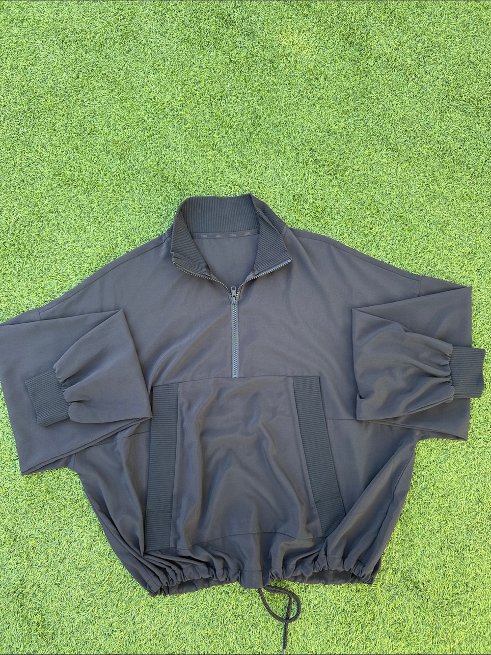 ALO Yoga Women’s Black Half-Zip Windbreaker Pullover, brand new